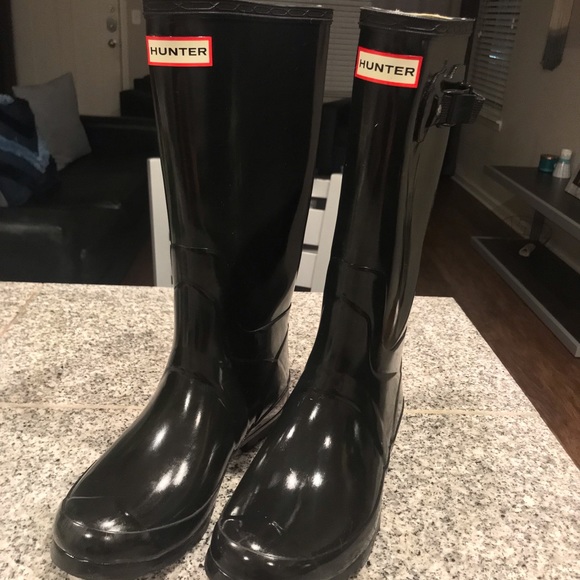 Hunters Women’s Tall Gloss Rainboots - Picture 2 of 4